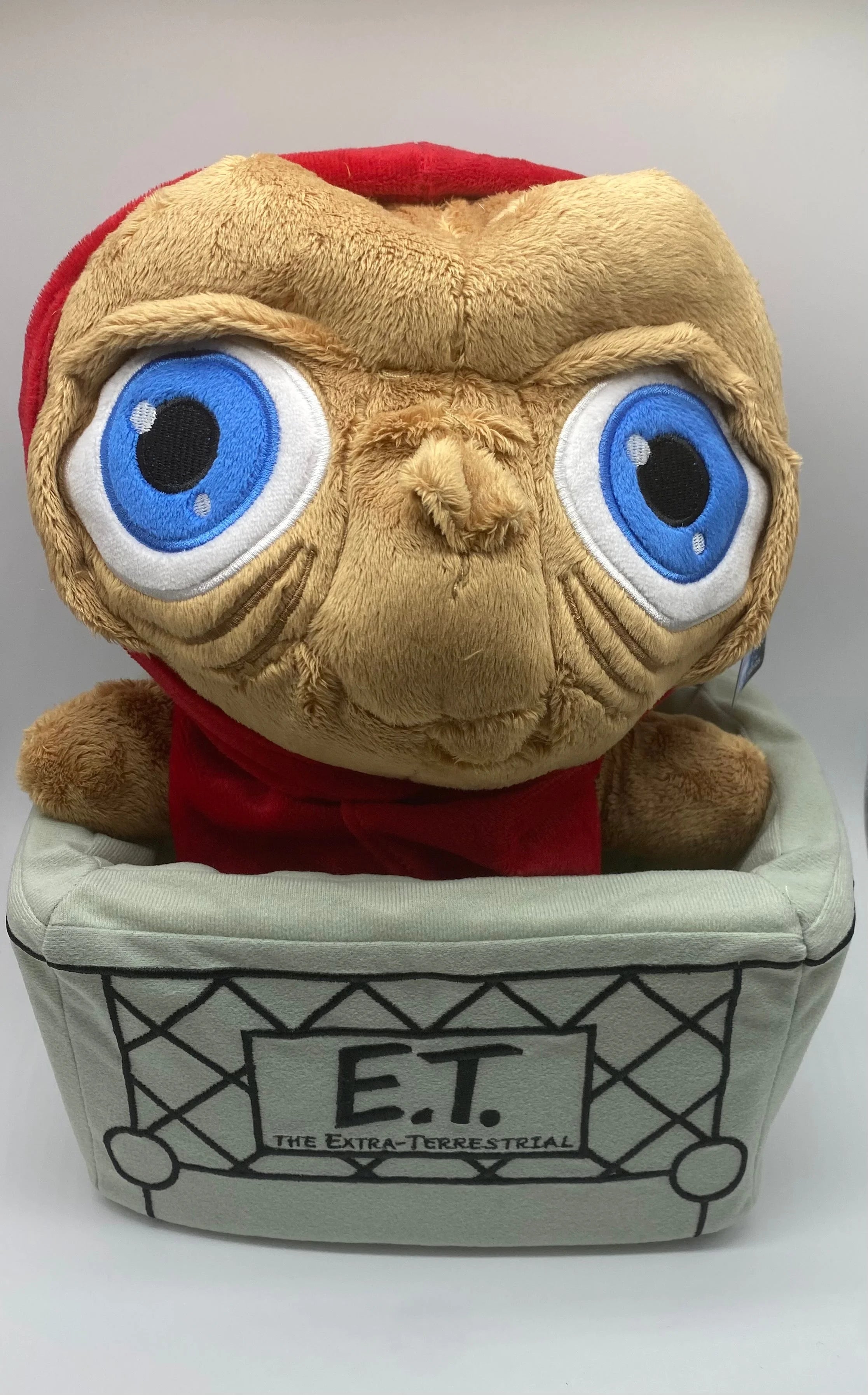 E.T. Extra Terrestrial in Basket Plush K8965