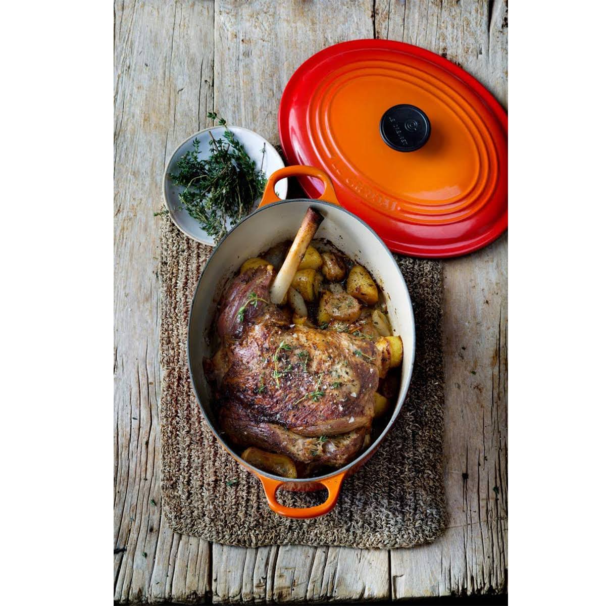 6.75-Quart Cast Iron Oval Dutch Oven M956255