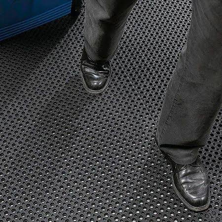 Rubber Entrance Mat, Black, 3Ft. x 5Ft. E80094